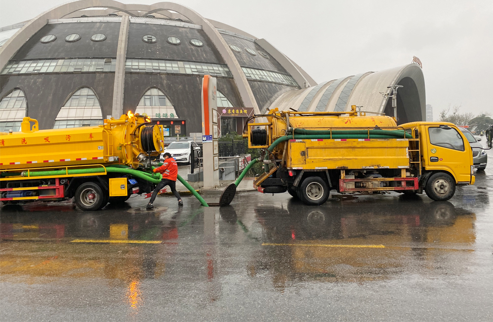 北京西路商场管道清淤